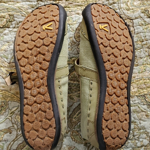 Keen Mary Janes - Picture 2 of 4